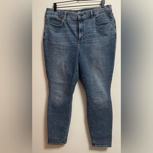Eddie Bauer - High Rise Voyager Skinny Jeans - Light‎ Wash